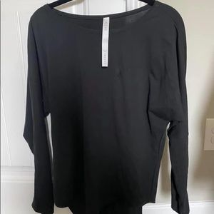 Lululemon back long sleeve size 4